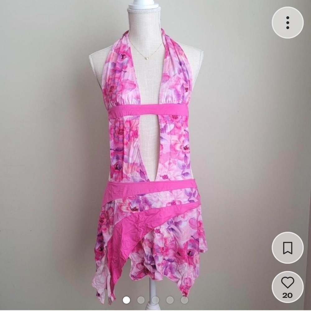 I AM GIA Alexxa Floral backless mini dress 
(Posted on my Depop)